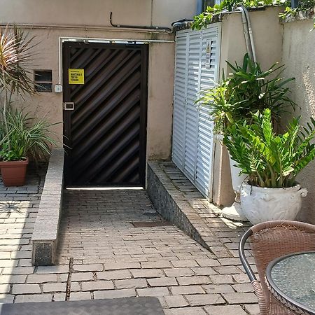 Pousada Parque Suites Estacionamento E Piscina Guarujá Exteriér fotografie