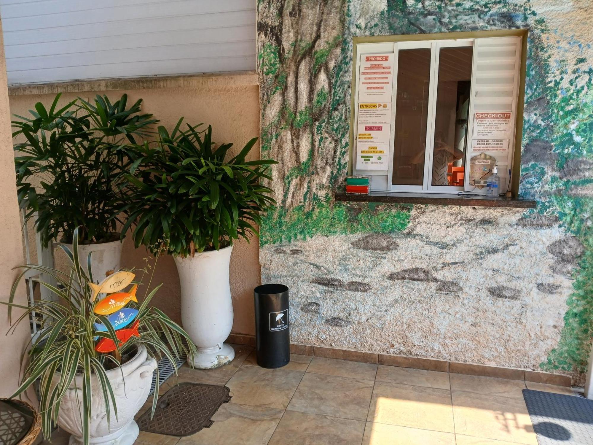 Pousada Parque Suites Estacionamento E Piscina Guarujá Exteriér fotografie